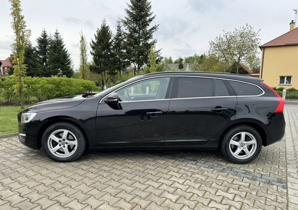 Volvo V60 cena 47900 przebieg: 199000, rok produkcji 2015 z Rzeszów małe 326